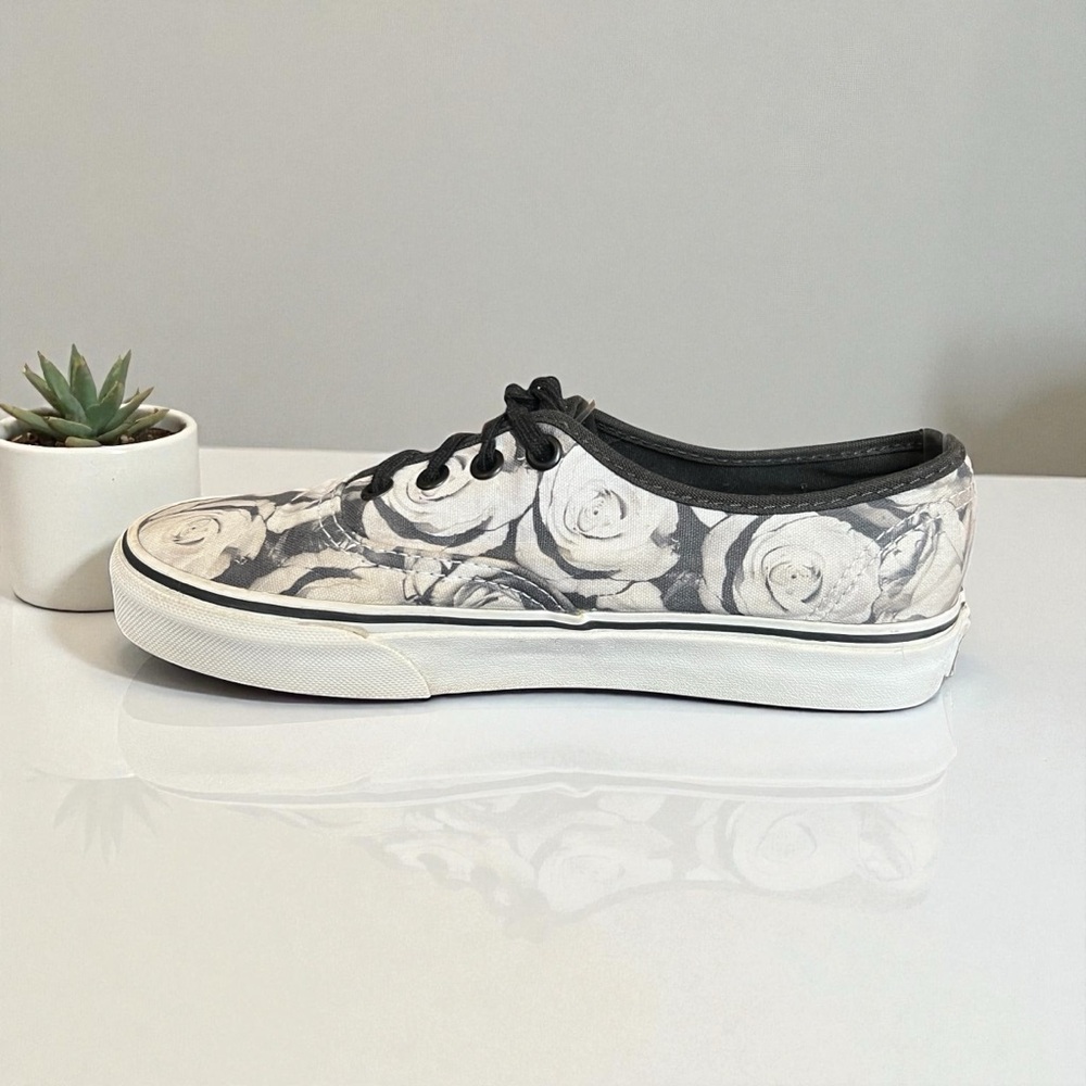 VANS Authentic Digi Roses Lace-Up Shoes. Size 6.5 - Picture 2 of 13